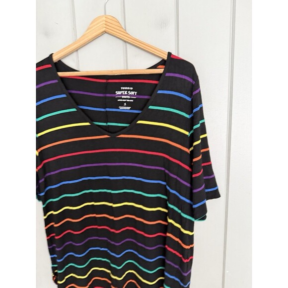 TORRID Super Soft Knits Shirt Womens 1X Rainbow Stripe Short Sleeve Tunic Top - Picture 2 of 6